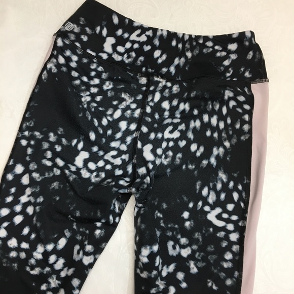 Zella Capris Leggings For girls Size 10/12 Lg - Picture 2 of 9
